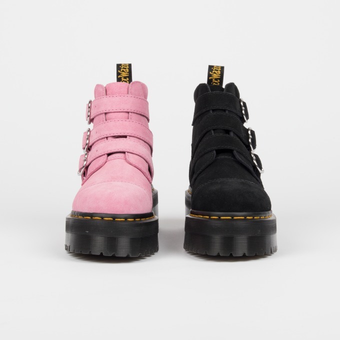 ドクターマーチン×レイジー・オーフのコラボブーツ、ハート型バックル